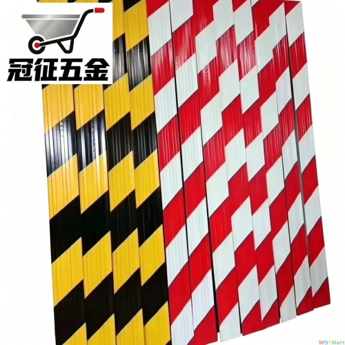 踢脚线
